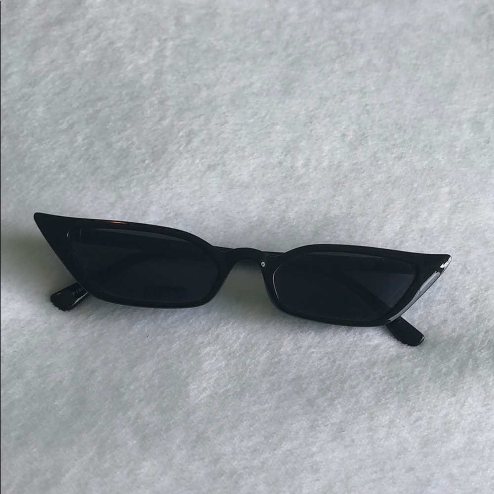 cat eye sunnies